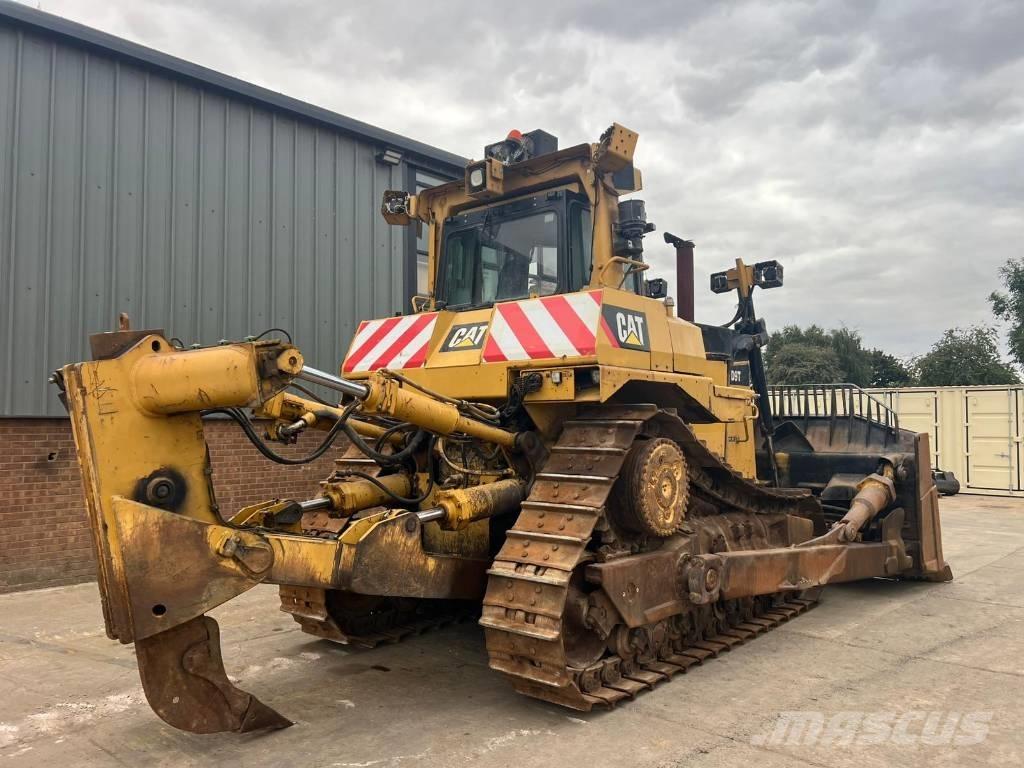 CAT D 9 T Buldozer sobre oruga