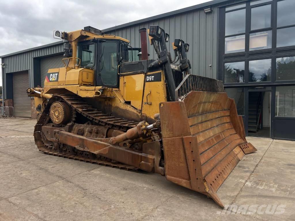 CAT D 9 T Buldozer sobre oruga