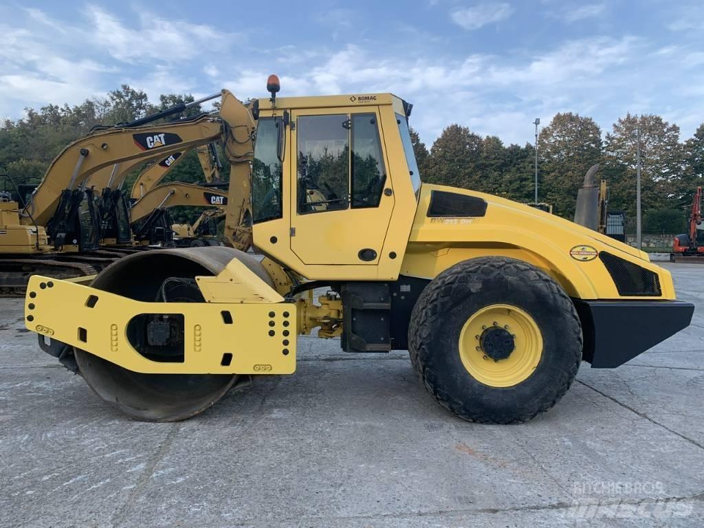 Bomag BW 213 D H-4 Rodillos de un solo tambor