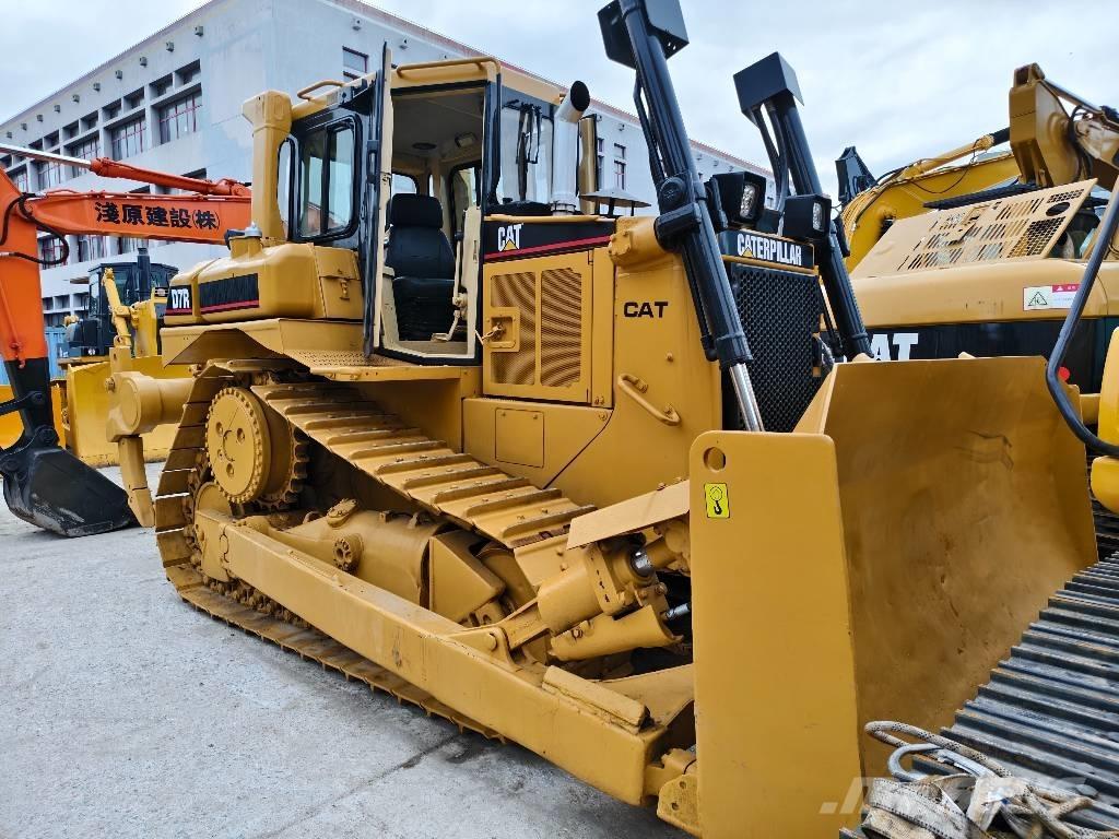 CAT D 7 R Buldozer sobre oruga