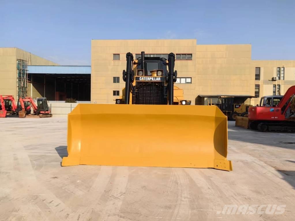 CAT D8R Buldozer sobre oruga