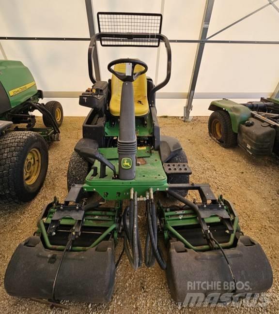 John Deere 2500 A Corta-césped de greens