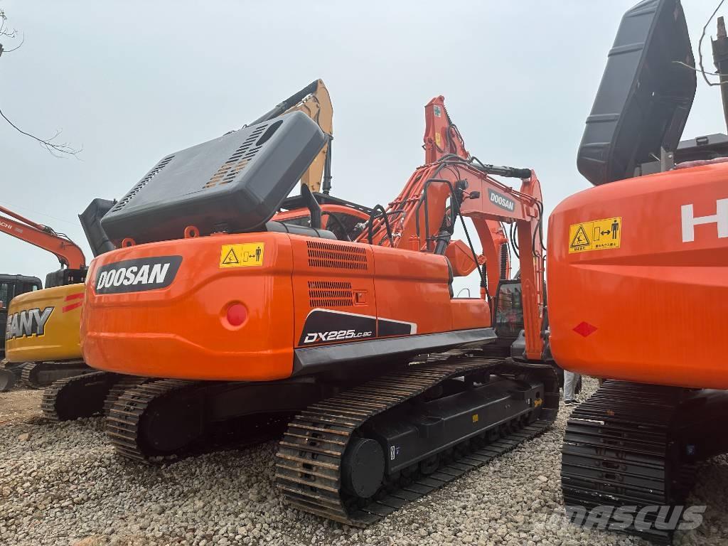 Doosan DX225 Excavadoras de cadenas