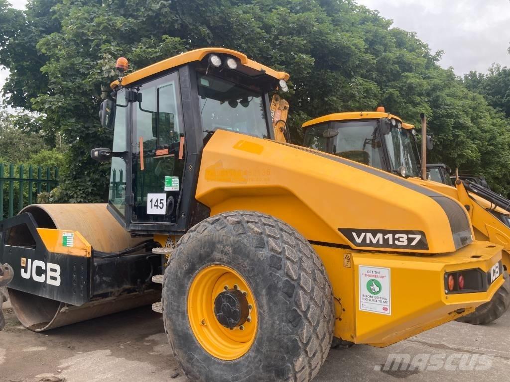 JCB VM137 2015 Rodillos de un solo tambor