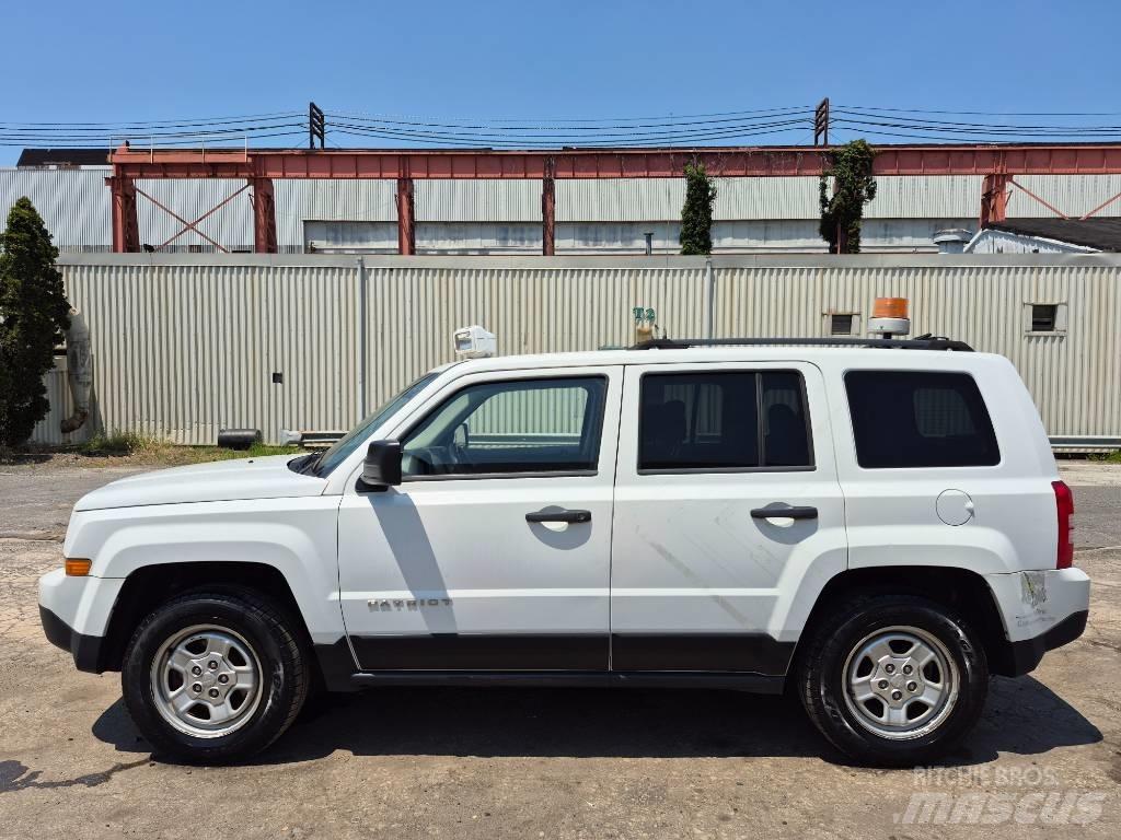 Jeep Patriot Furgonetas caja abierta
