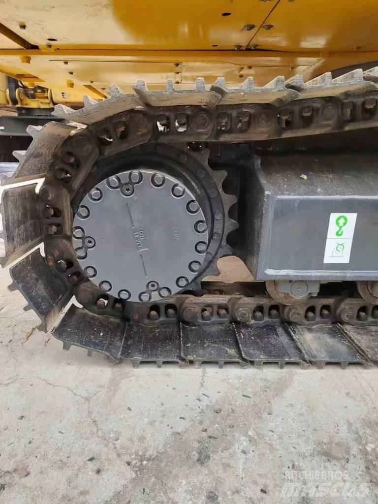 Komatsu PC 200-8 Excavadoras de cadenas
