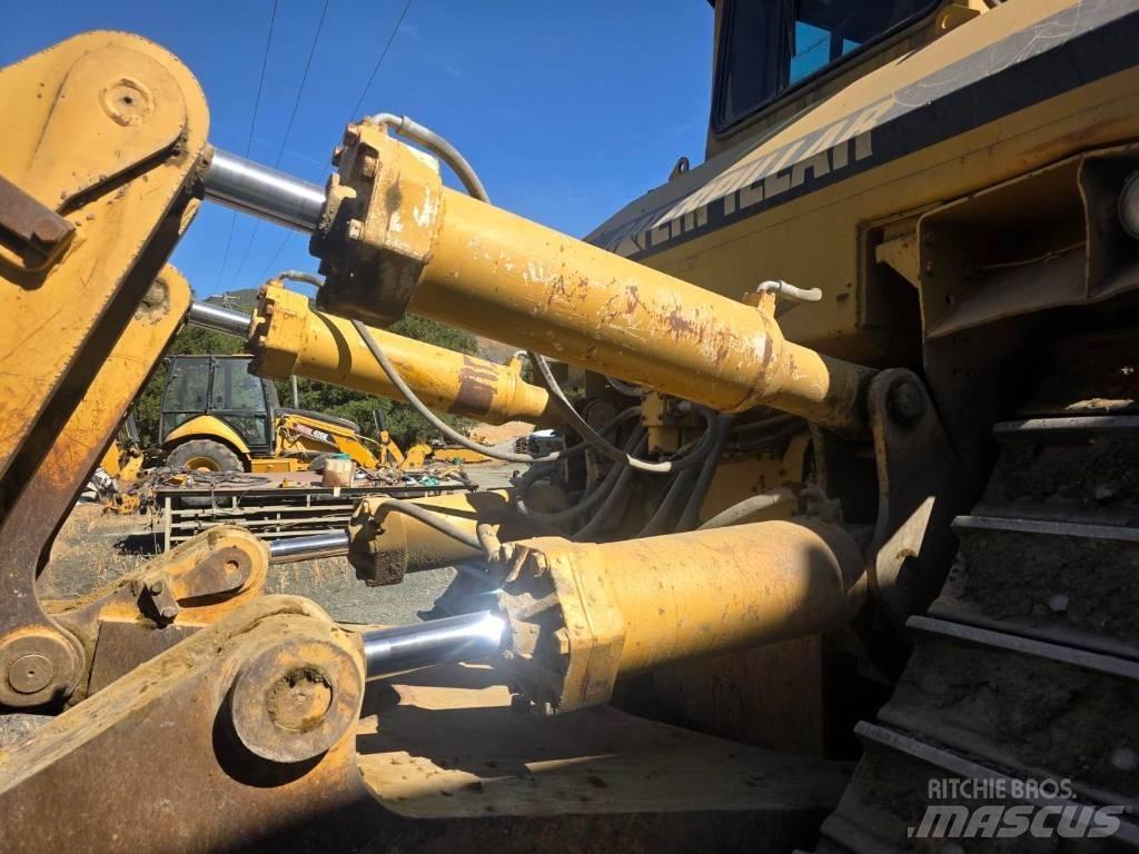 CAT D 10 N Buldozer sobre oruga