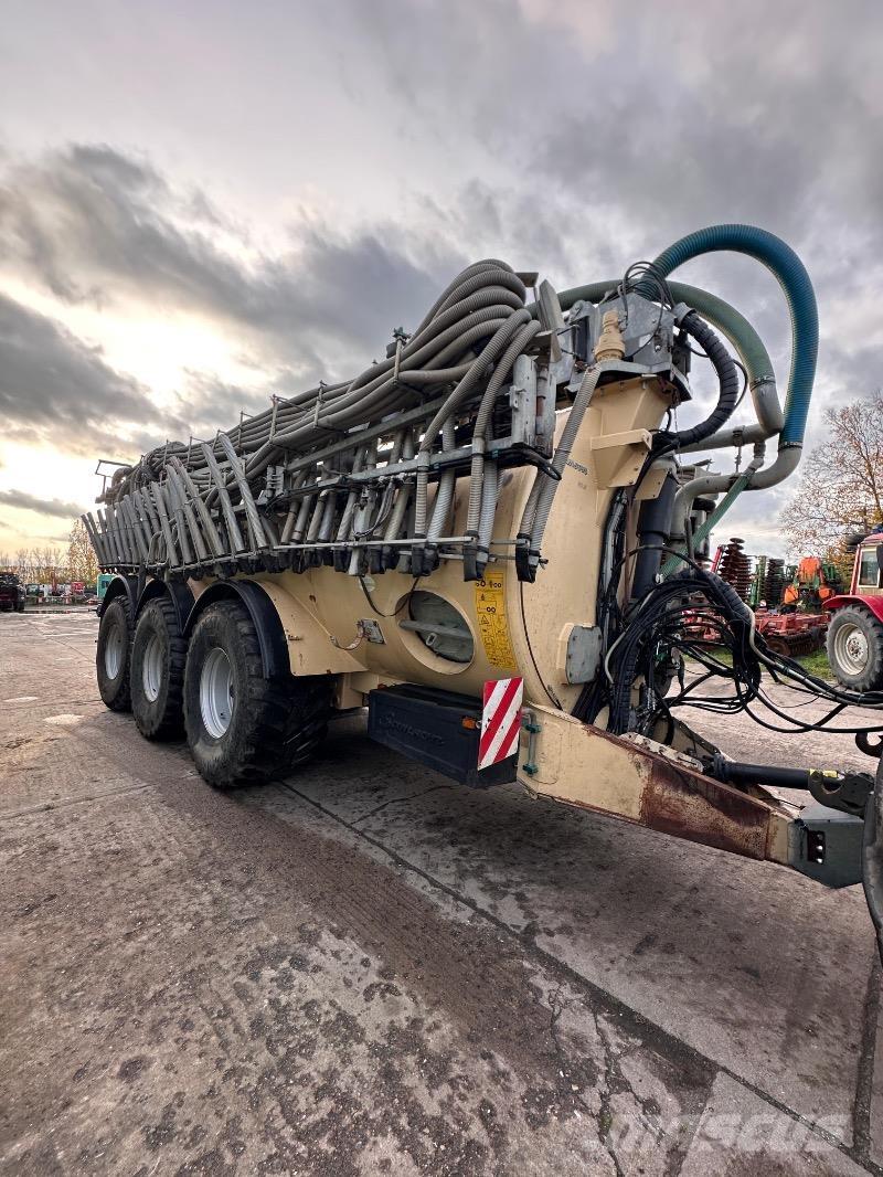 Samson PG 25 Remolques esparcidores de estiércol