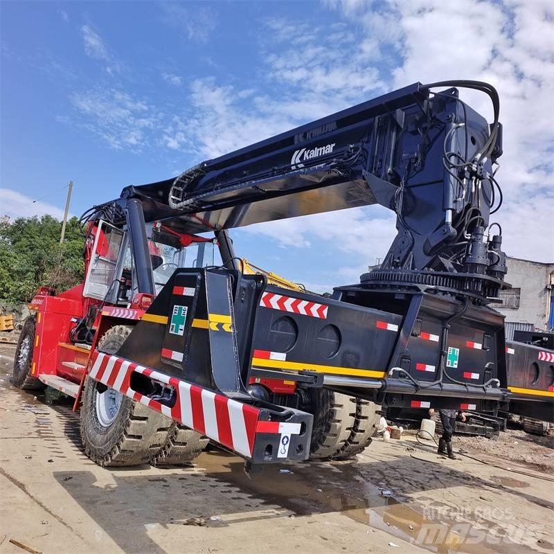 Kalmar DRF 450 Manipulador de contenedores
