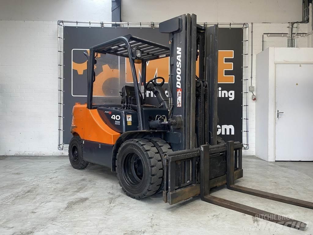 Doosan D40SC-5 Carretillas diesel