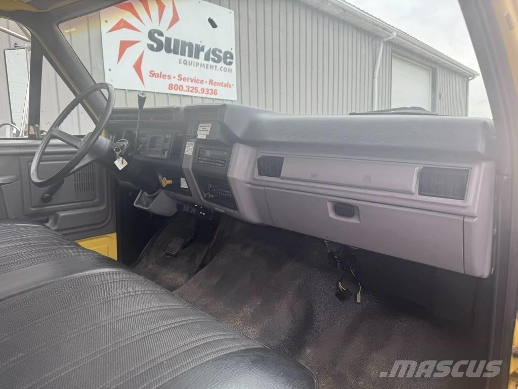 Ford F 700 Camiones plataforma