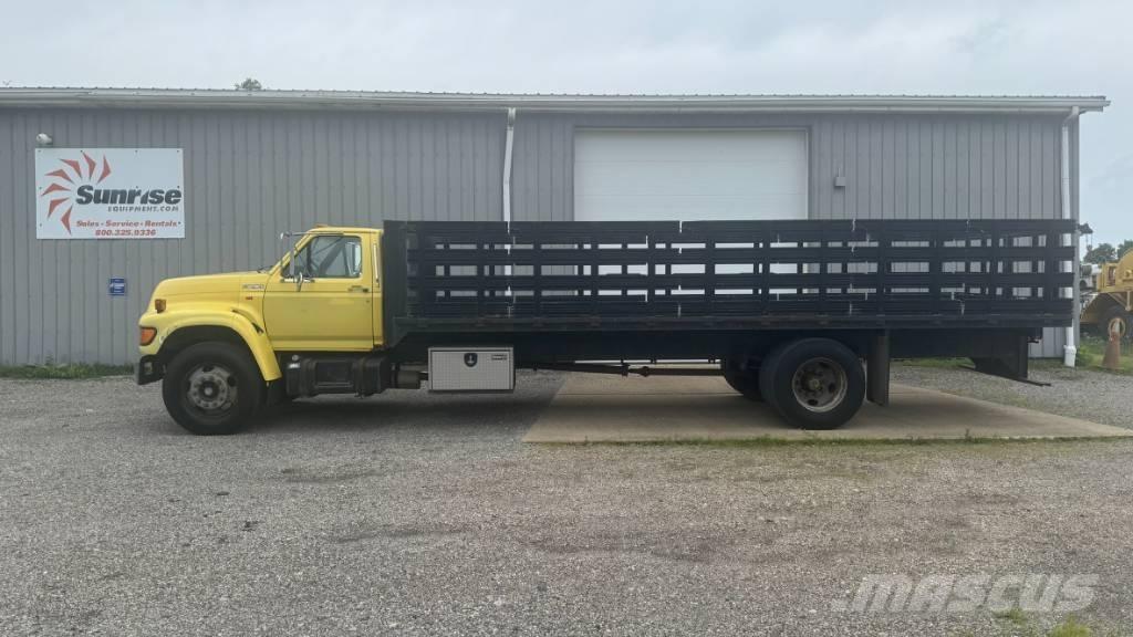 Ford F 700 Camiones plataforma
