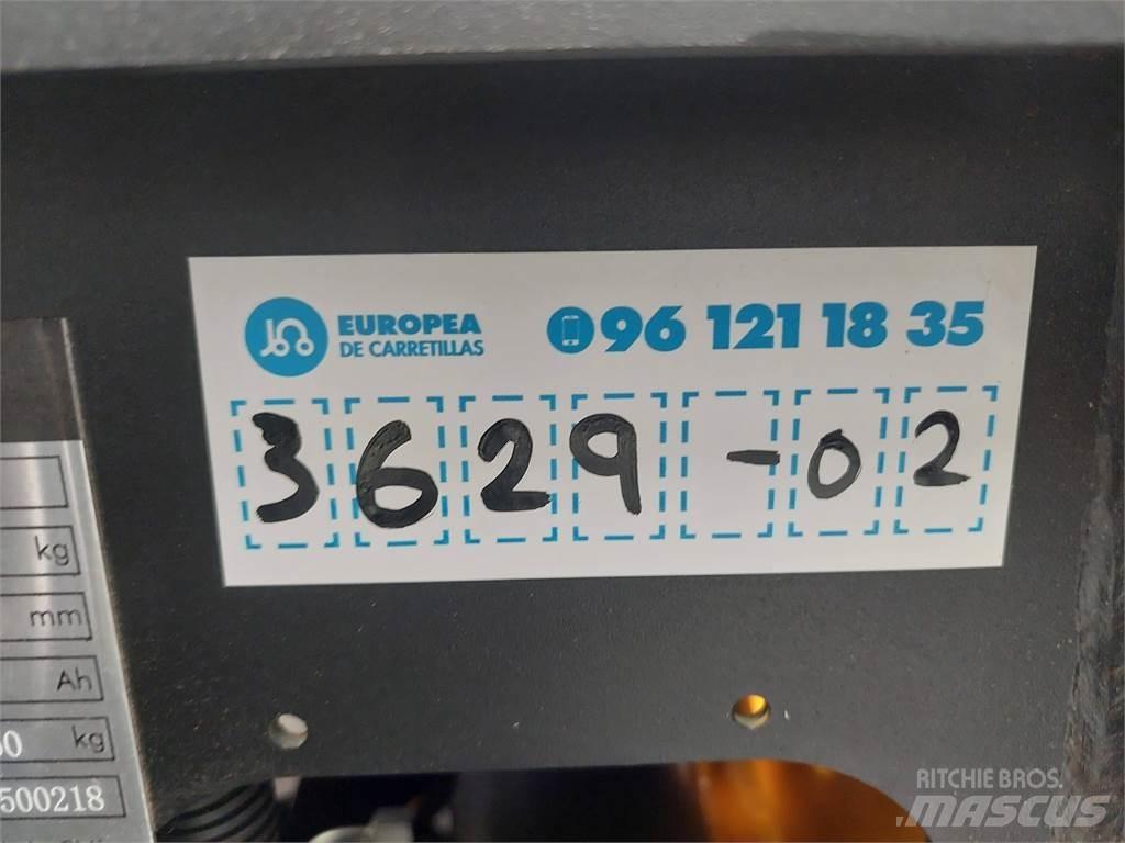 EFL253 Carretillas de horquilla eléctrica