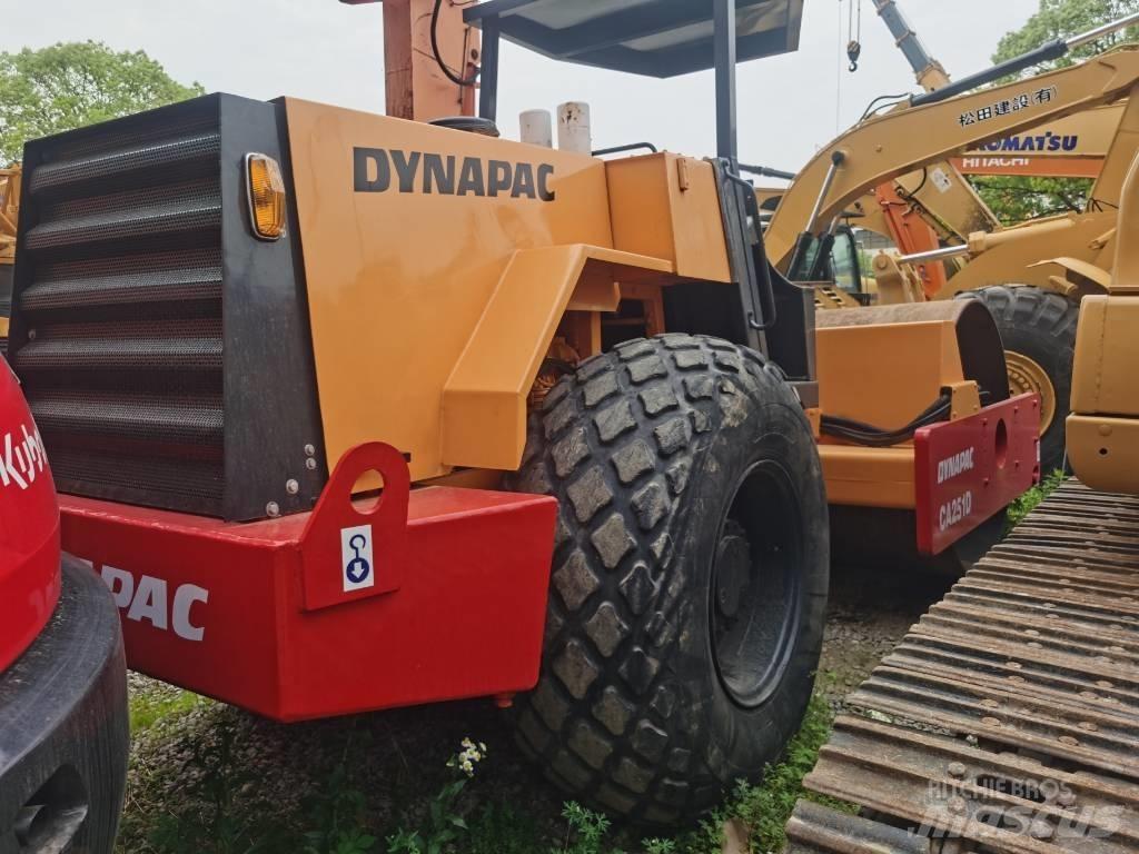 Dynapac CA 251 D Rodillos de un solo tambor