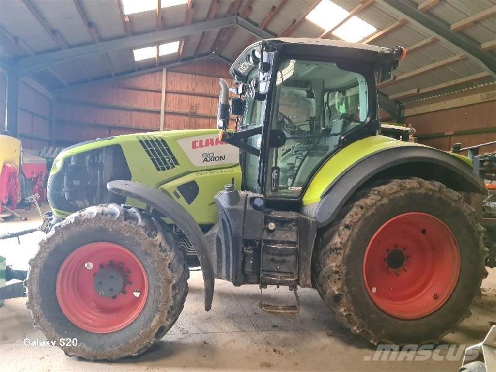 CLAAS Axion 810 Tractores