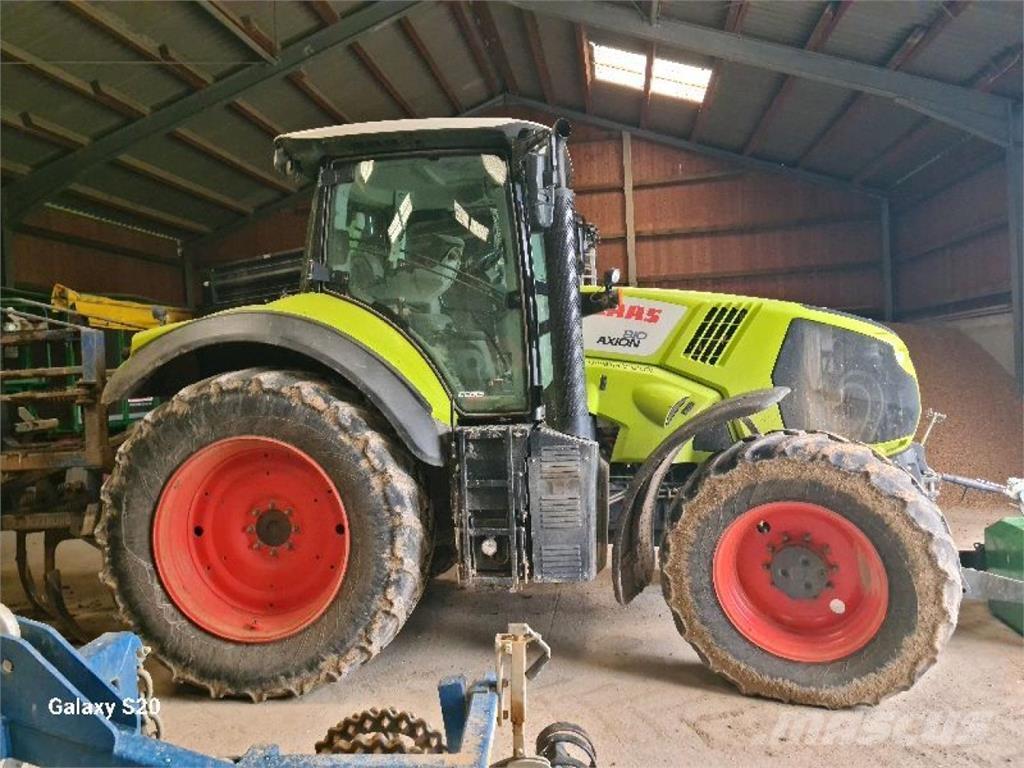 CLAAS Axion 810 Tractores