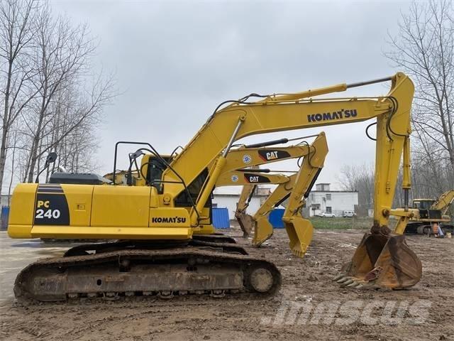 Komatsu PC 240-8 Excavadoras de cadenas