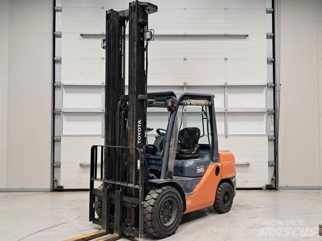 Toyota 02-8FDJF35 Carretillas diesel