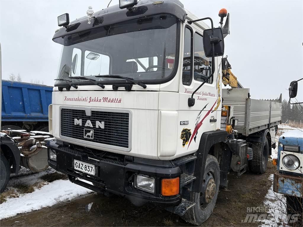 MAN 4*4 Camiones grúa