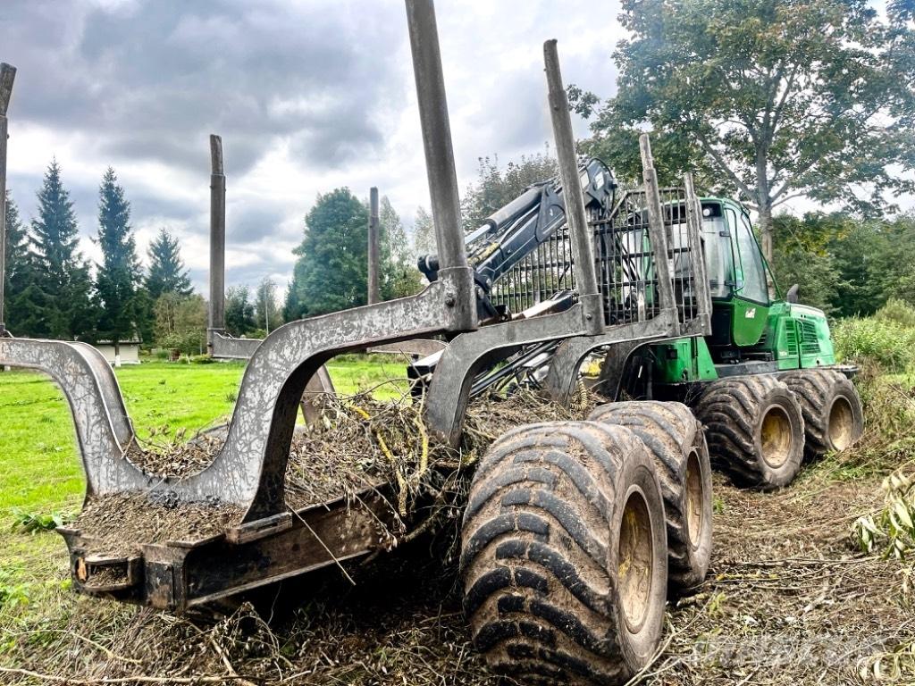 John Deere 1110 E Autocargadoras
