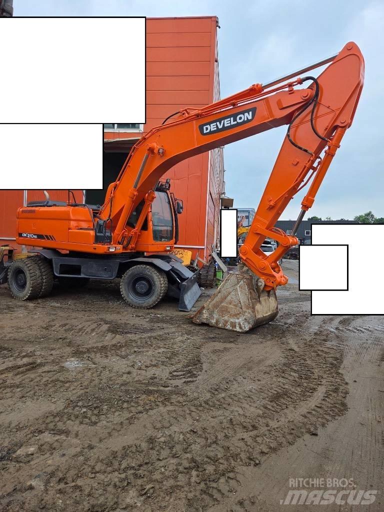 Doosan DX 210 W Excavadoras de ruedas