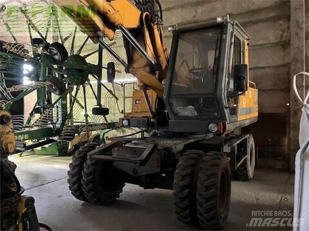 JCB js 130 w Excavadoras de ruedas