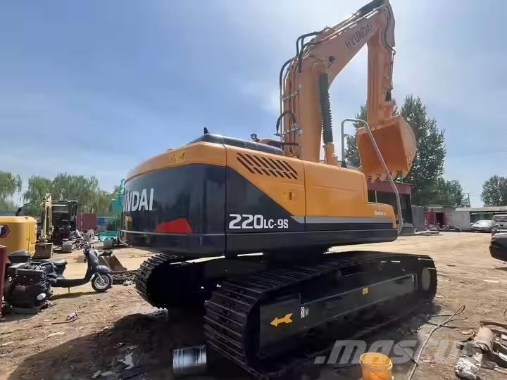 Hyundai 220 LC  9s Excavadoras de cadenas