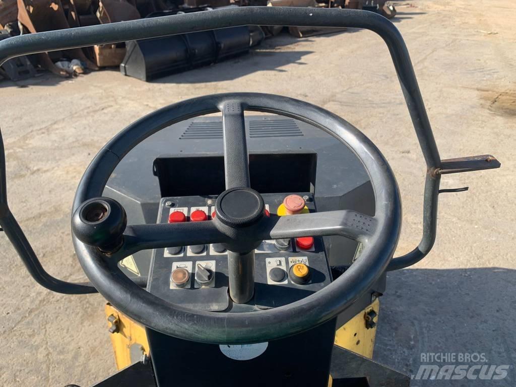 Bomag BW 120 AD-3 Rodillos de doble tambor