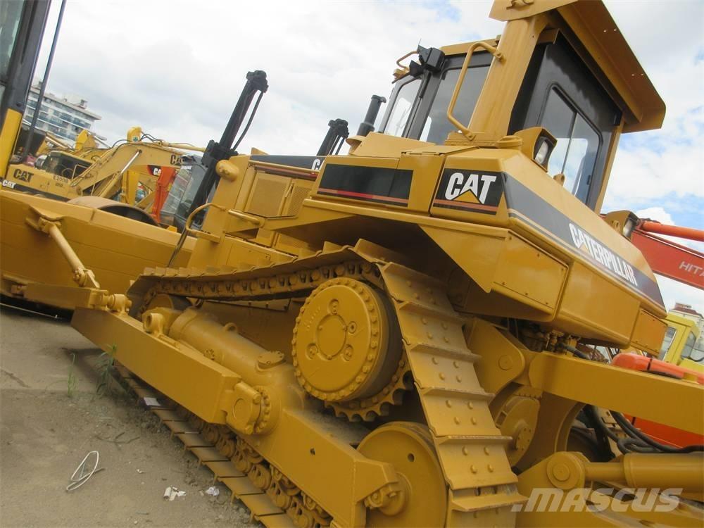 CAT D 8 N Buldozer sobre oruga