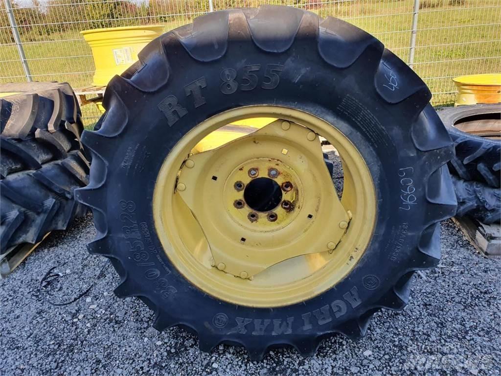 BKT 380/85R28 x2 Neumáticos, ruedas y llantas