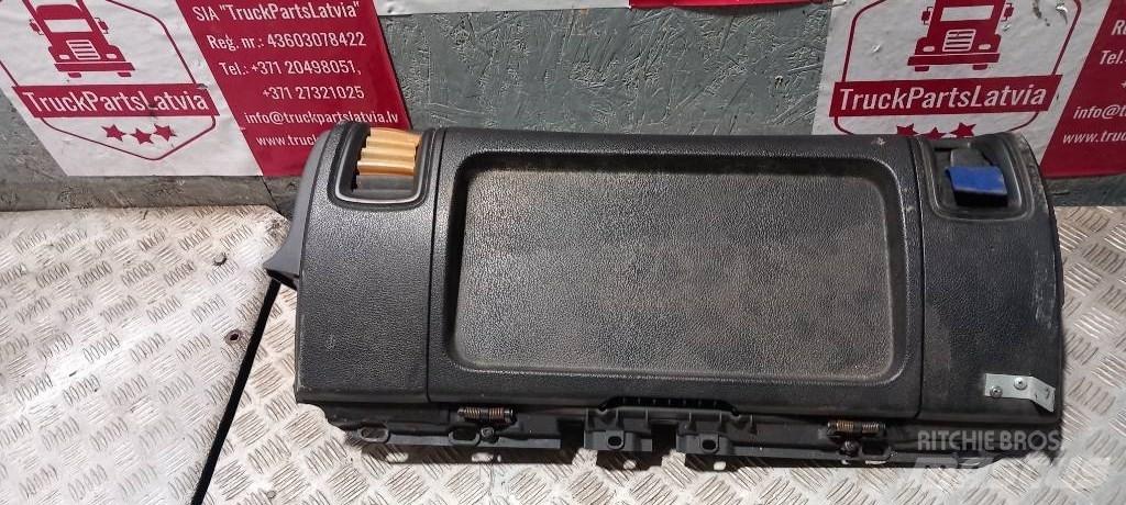 Scania R 440.   2078472 Cabinas e interior