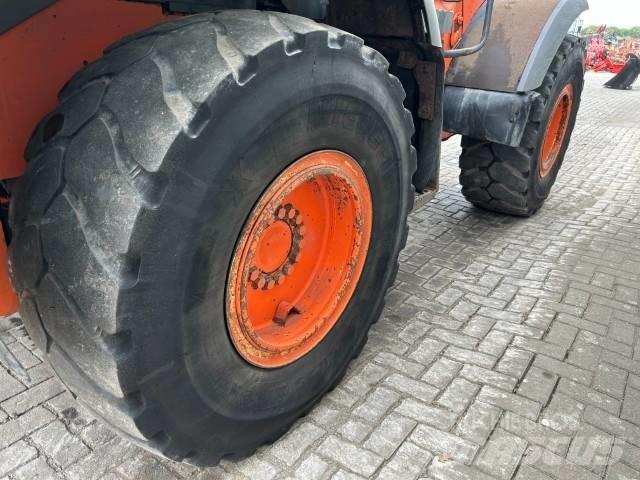 Hitachi ZW 180 Cargadoras sobre ruedas