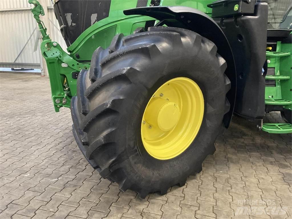 John Deere 6R 215 Tractores