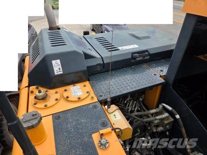 Hyundai HW 145 Excavadoras de ruedas