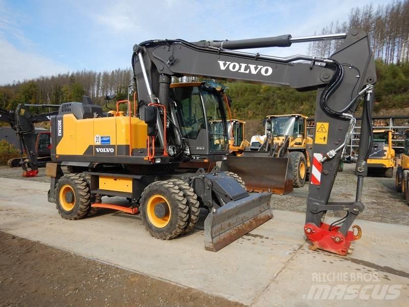 Volvo EW 220 E Excavadoras de ruedas