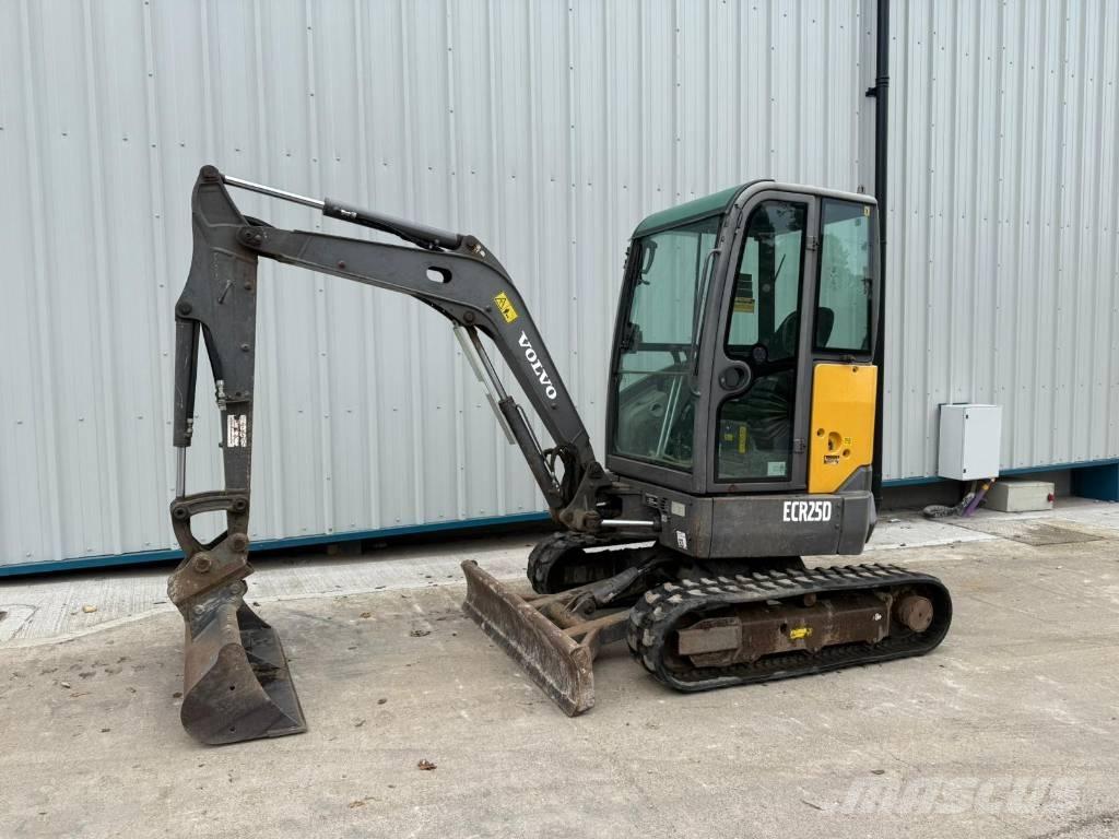 Volvo ECR 25 D Mini excavadoras < 7t