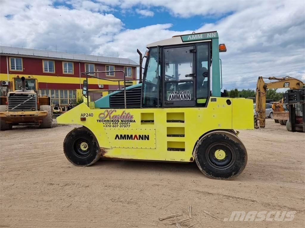 Ammann AP 240 Rodillos sobre neumáticos