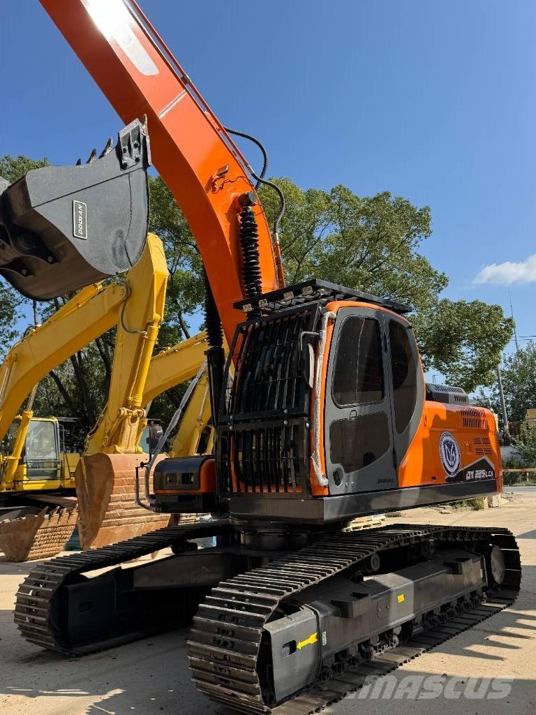 Doosan DX 225 LCA Excavadoras de cadenas