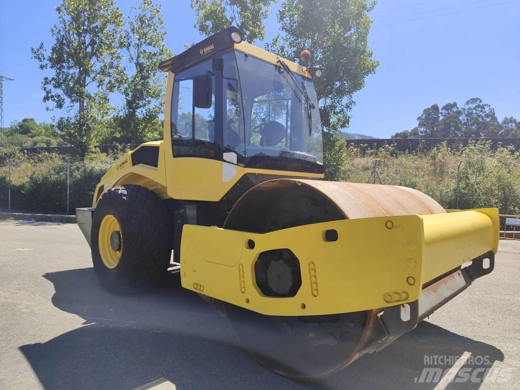 Bomag BW 211 D-50 Rodillos sobre neumáticos
