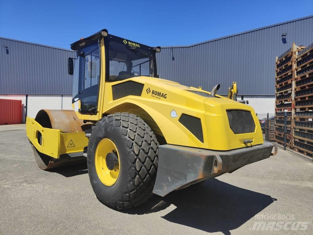 Bomag BW 211 D-50 Rodillos sobre neumáticos