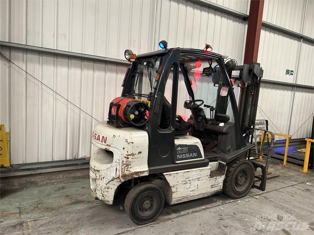 Nissan U1D2A25 Carretillas LPG