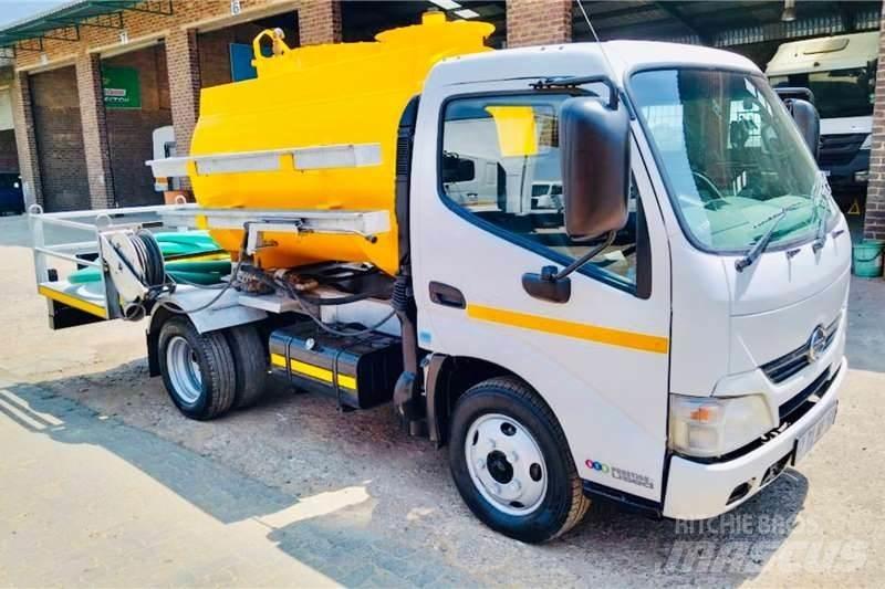 Hino 300 614 Otros camiones