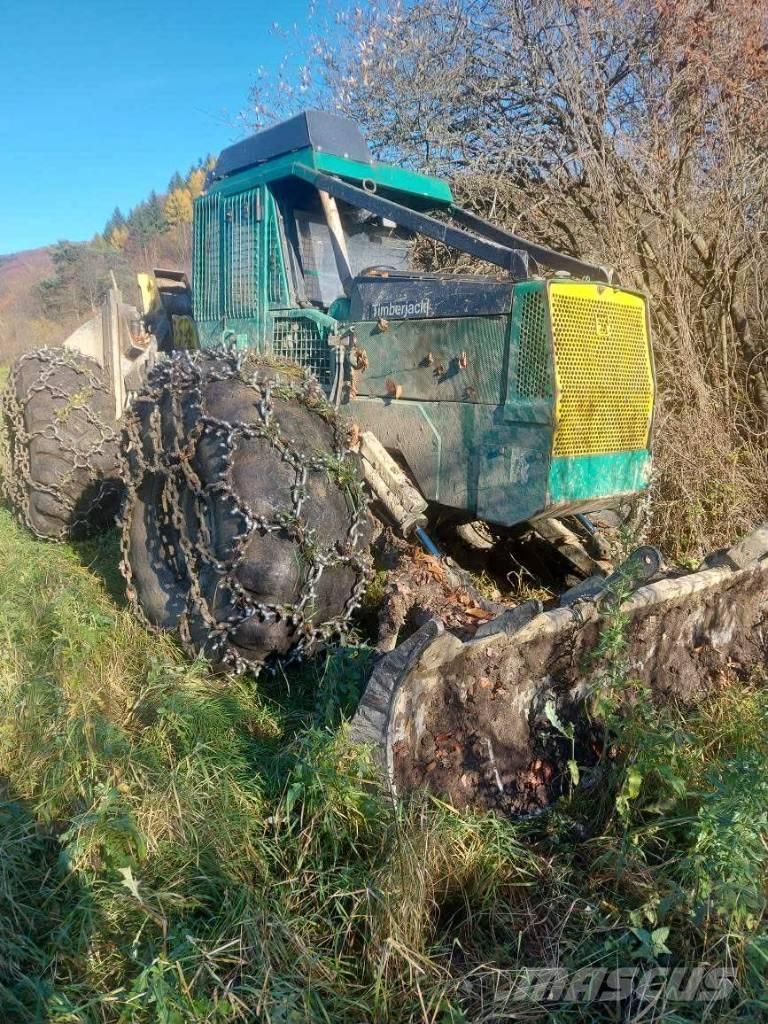 Timberjack 240C Arrastrador de troncos