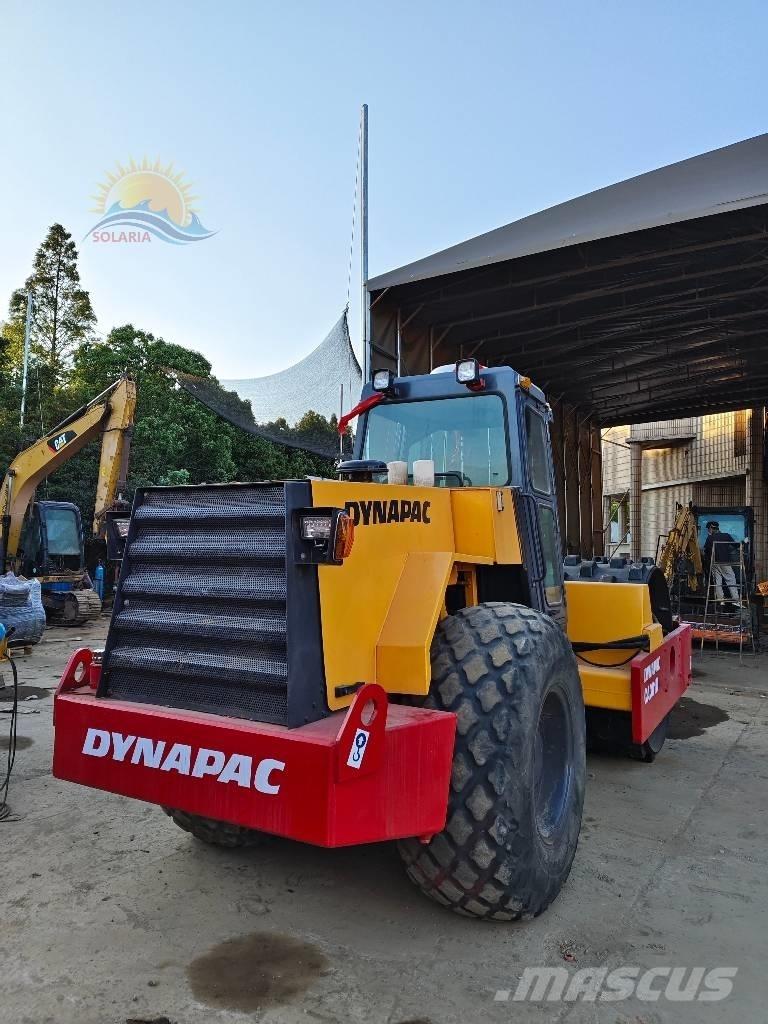 Dynapac CA 301 D Rodillos de un solo tambor