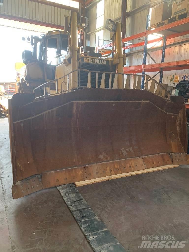 CAT D 8 R II Buldozer sobre oruga