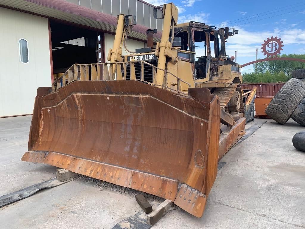 CAT D 8 R II Buldozer sobre oruga