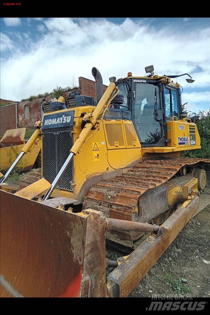 Komatsu D 65 PX-18 Buldozer sobre oruga