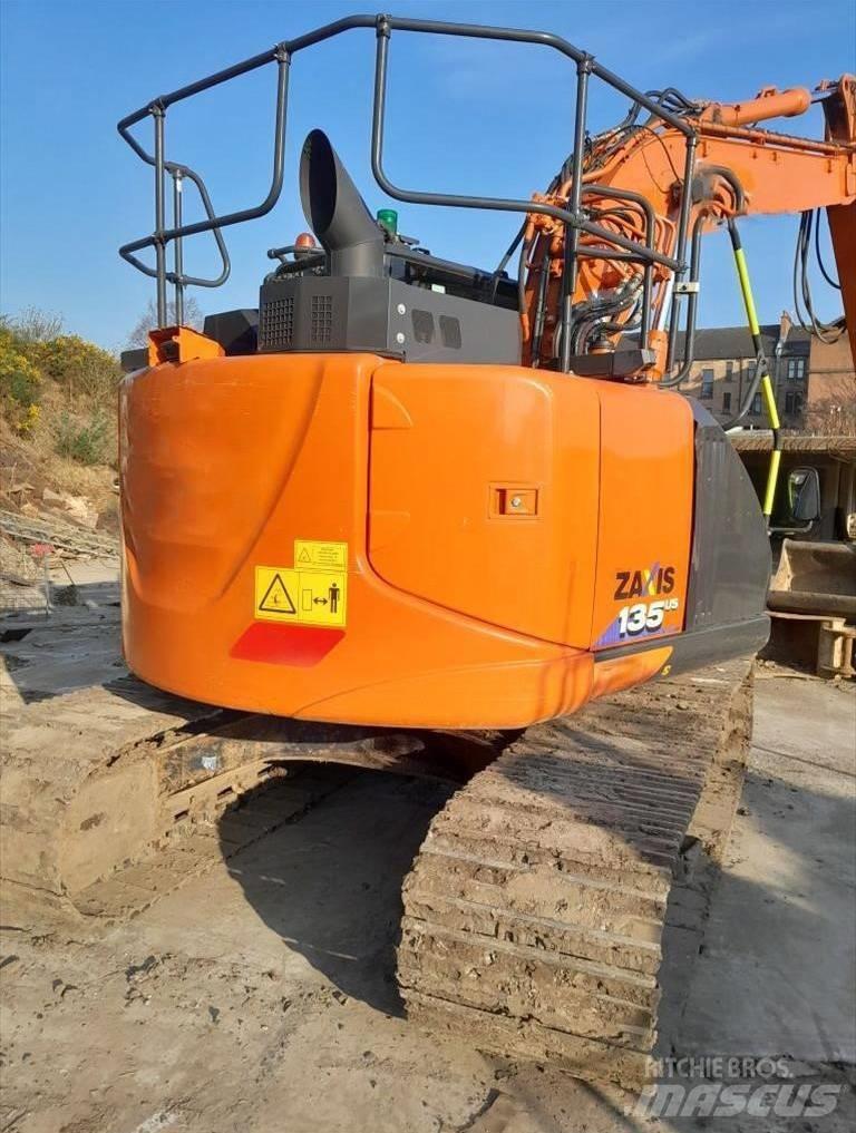 Hitachi ZX 135 US-6 Excavadoras de cadenas