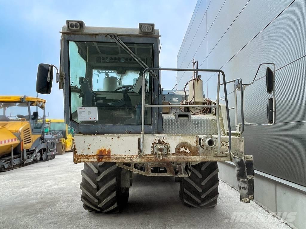 Wirtgen WR 2400 Equipos para la estabilización de suelos y reciclaje de asfalto