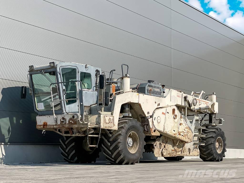 Wirtgen WR 2400 Equipos para la estabilización de suelos y reciclaje de asfalto